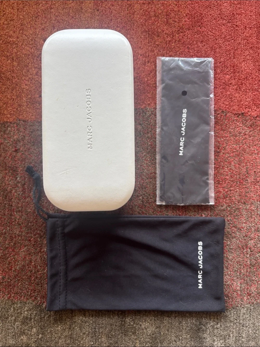 Marc Jacobs Oversized White Eyewear Hard Case w/ Black Soft Pouch & Black Cloth